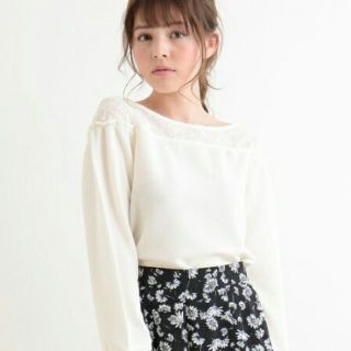 マジェスティックレゴン(MAJESTIC LEGON)の【新品タグ付き】チュール刺繍プルオーバー(シャツ/ブラウス(長袖/七分))