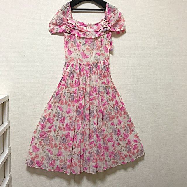 Laura Ashley 新品 未使用 ローラアシュレイ ワンピースの通販 By Chachacha ローラアシュレイならラクマ