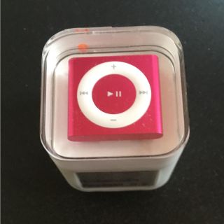 アップル(Apple)のiPod shuffle 2GB 2015年モデル ピンクMKM72J/A(ポータブルプレーヤー)