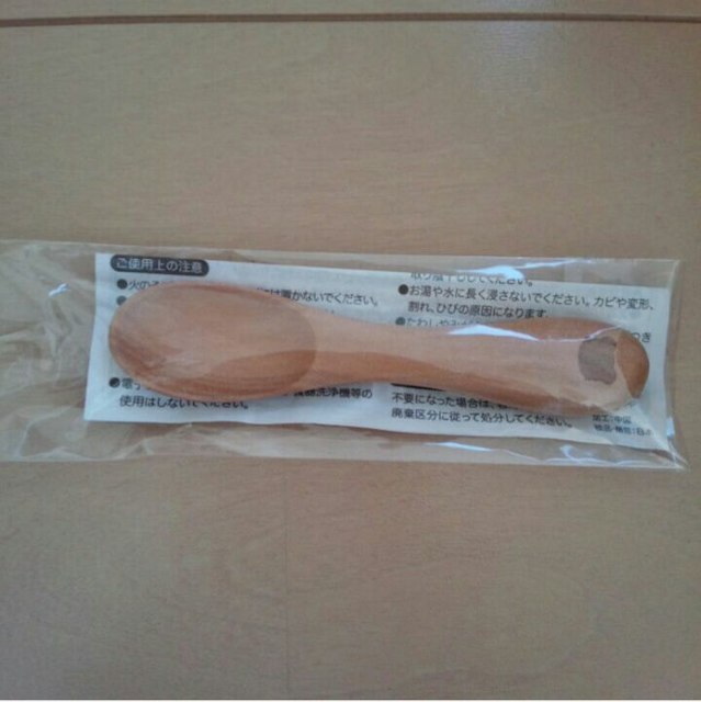 ☆新品☆ベビーお食事 木製スプーン キッズ/ベビー/マタニティの授乳/お食事用品(その他)の商品写真