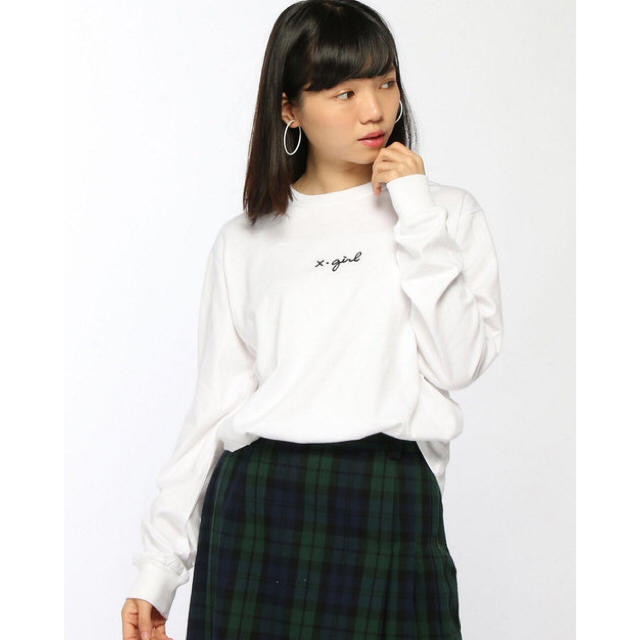 X-girl(エックスガール)のX-girl EMBROIDERES CURSIVE LOGO L/S REGU レディースのトップス(Tシャツ(長袖/七分))の商品写真