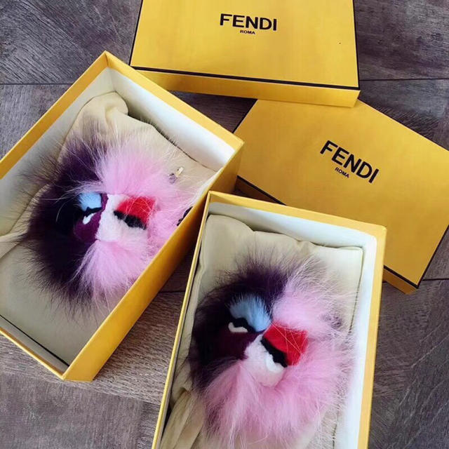 バッグチャーム ぐだぐだ様専用ページ❣️新品タグ付き❣️正規FENDI