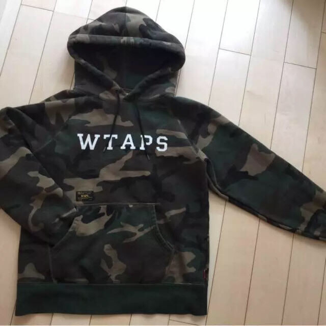 W)taps(ダブルタップス)のWTAPS DESIGNHOODY ロゴパーカー迷彩 メンズのトップス(パーカー)の商品写真