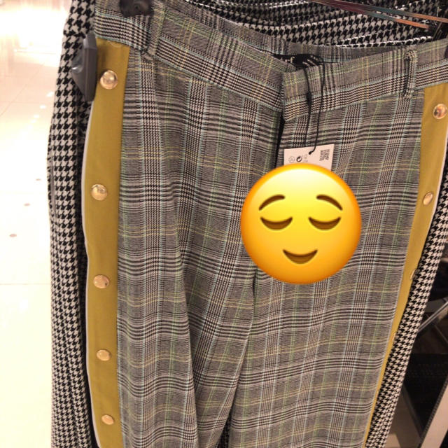 ZARA(ザラ)のオレンジ様 専用 レディースのパンツ(カジュアルパンツ)の商品写真