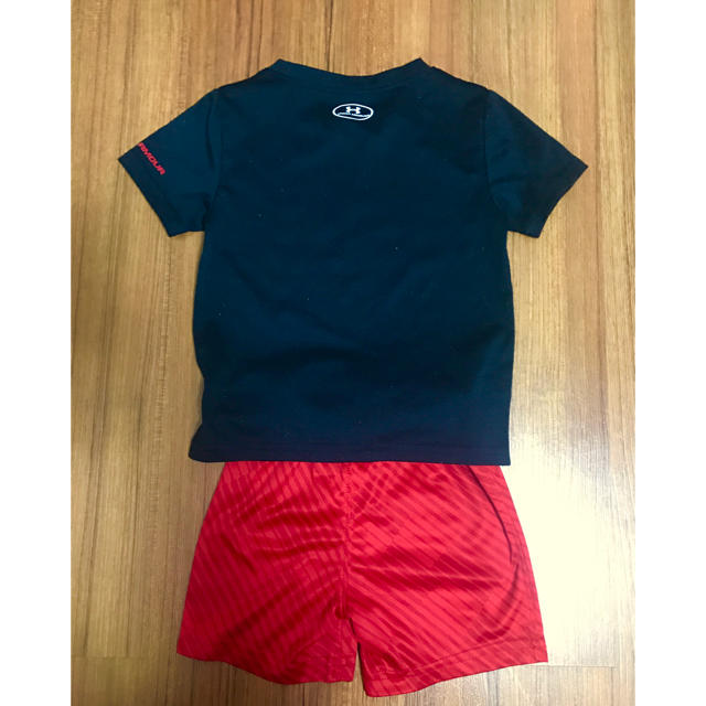 UNDER ARMOUR(アンダーアーマー)のアンダーアーマー キッズ/ベビー/マタニティのキッズ服女の子用(90cm~)(Tシャツ/カットソー)の商品写真