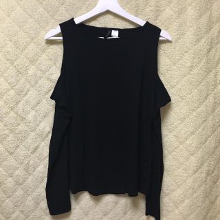 エイチアンドエム(H&M)の美品！H＆M 肩あき リブトップス(カットソー(長袖/七分))