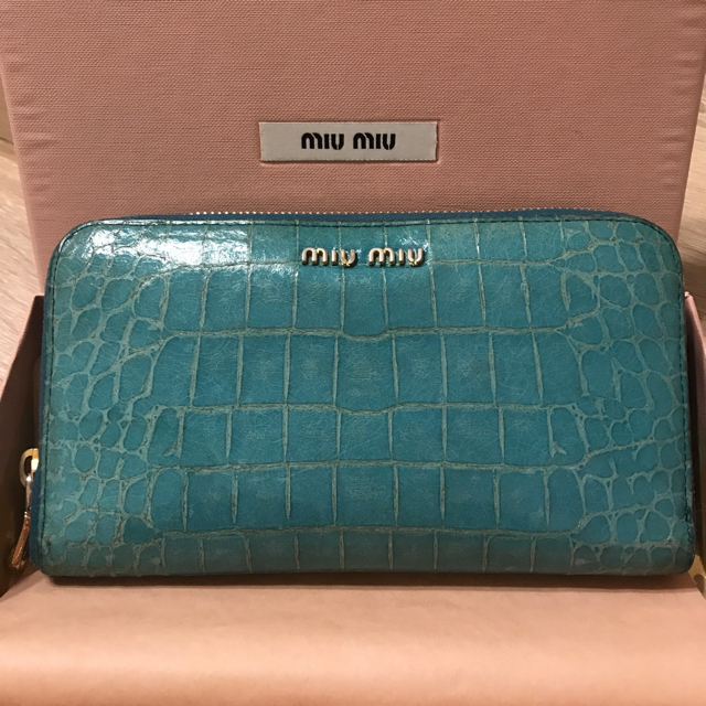miumiu(ミュウミュウ)のMIU MIU ミュウミュウ クロコ型押し ラウンドファスナー 長財布 箱付き レディースのファッション小物(財布)の商品写真