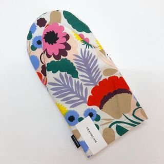 マリメッコ(marimekko)のソフィアママ様専用♡【新品】マリメッコ ピックケッルッカ ミトン(収納/キッチン雑貨)