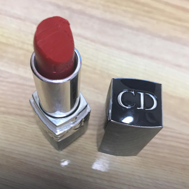 Dior(ディオール)のdior口紅 断面カット コスメ/美容のベースメイク/化粧品(口紅)の商品写真