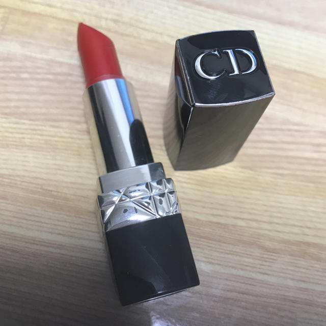 Dior(ディオール)のdior口紅 断面カット コスメ/美容のベースメイク/化粧品(口紅)の商品写真