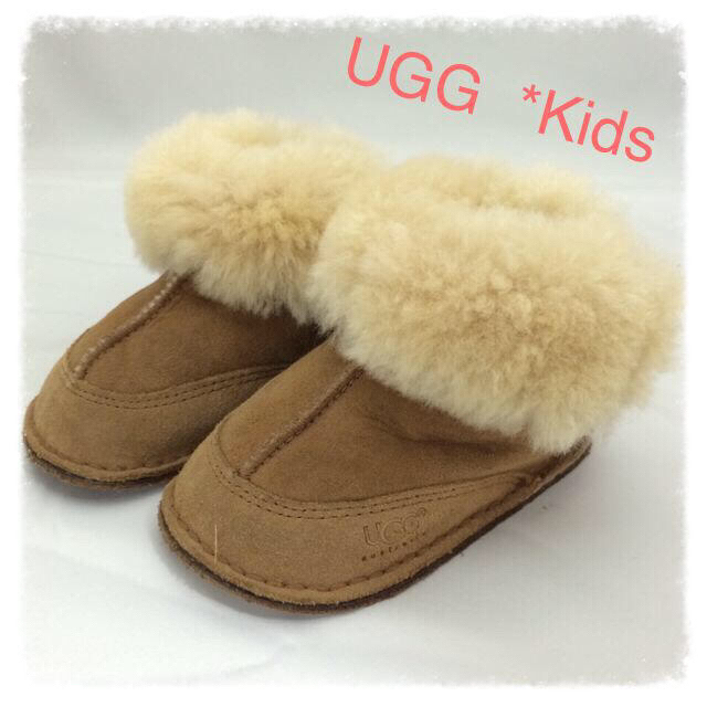 UGG(アグ)の値下★UGG Kids Ｓ/NサイズM  キッズ/ベビー/マタニティのキッズ靴/シューズ(15cm~)(その他)の商品写真