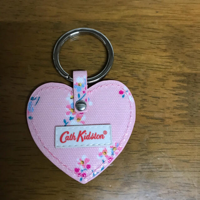 Cath Kidston(キャスキッドソン)の新品 Cath kidston キャス キッドソン ハート キーホルダー レディースのファッション小物(キーホルダー)の商品写真