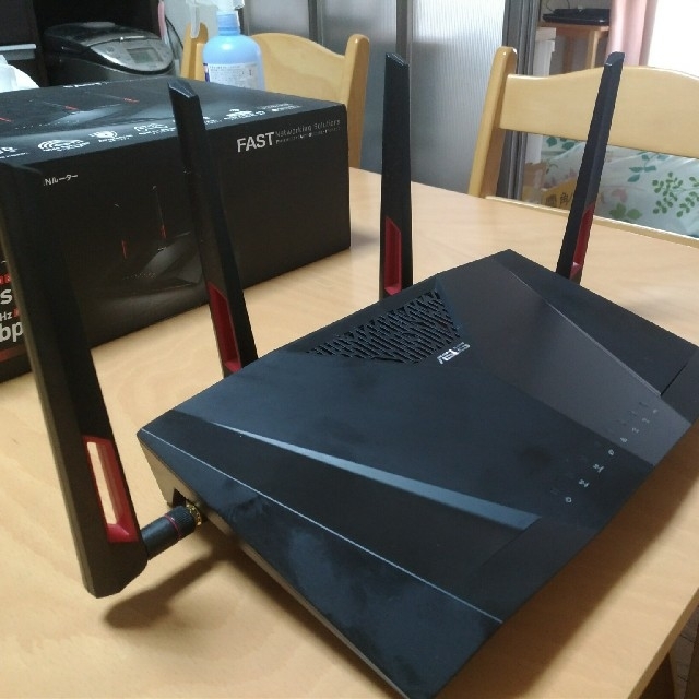 ASUS(エイスース)のASUS RT-AC88U 高性能無線LAN親機 2167+1000Mbps スマホ/家電/カメラのPC/タブレット(PC周辺機器)の商品写真