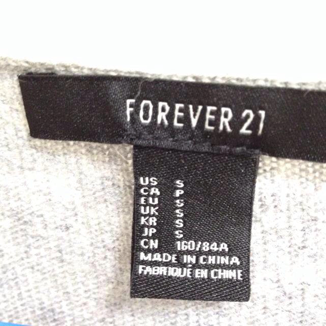 FOREVER 21(フォーエバートゥエンティーワン)のForever21ロングカーディガン レディースのトップス(カーディガン)の商品写真