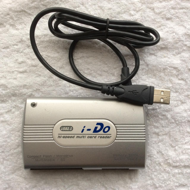 マルチカードリーダー スマホ/家電/カメラのPC/タブレット(PC周辺機器)の商品写真