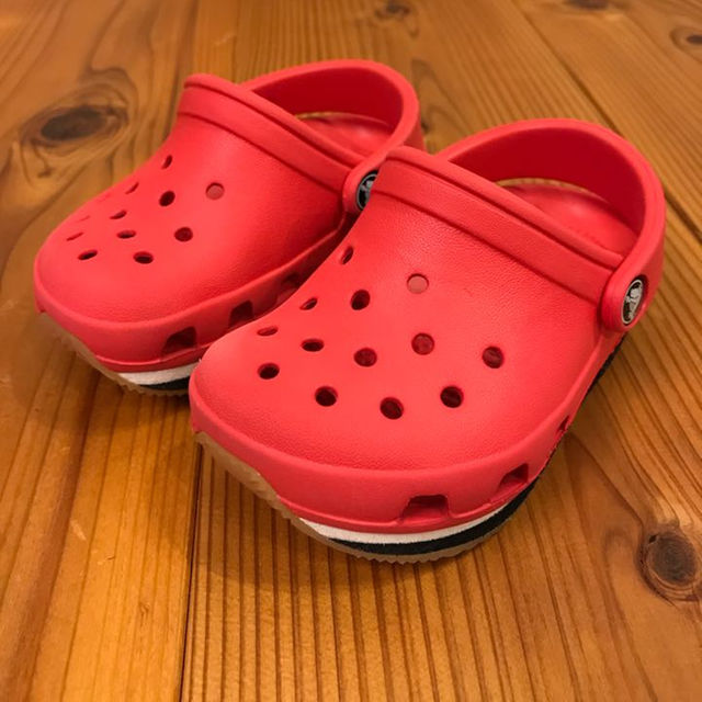 crocs(クロックス)の⭐️値下げ⭐️CROCS クロックス 13cm サンダル キッズ/ベビー/マタニティのキッズ/ベビー/マタニティ その他(その他)の商品写真