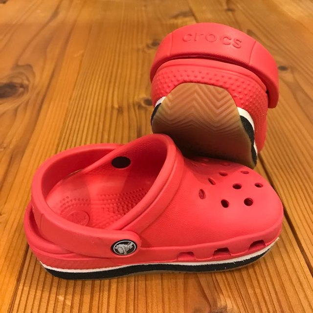 crocs(クロックス)の⭐️値下げ⭐️CROCS クロックス 13cm サンダル キッズ/ベビー/マタニティのキッズ/ベビー/マタニティ その他(その他)の商品写真