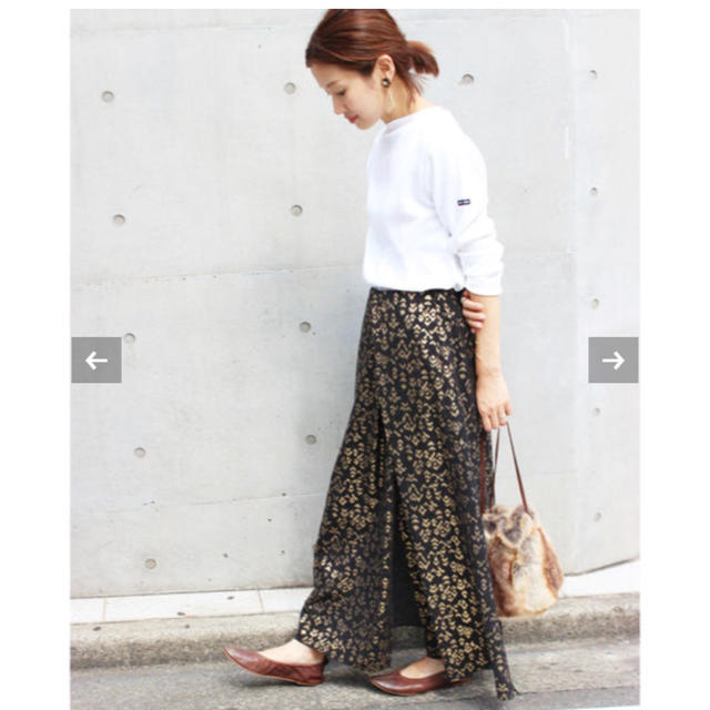 IENA(イエナ)のIENA イエナ GOLDプリントデザイン ロングスカート レディースのスカート(ロングスカート)の商品写真