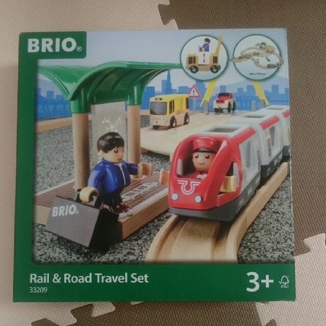 BRIO(ブリオ)の☆値下げ☆ブリオ ロード&レール トラベルセット(新品・未開封) キッズ/ベビー/マタニティのおもちゃ(電車のおもちゃ/車)の商品写真