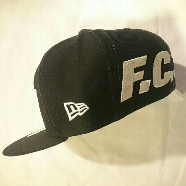 F.C.R.B.(エフシーアールビー)のNEW ERA F.C.R.B CAP BLACK メンズの帽子(キャップ)の商品写真