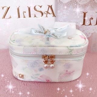 リズリサ(LIZ LISA)の☆リズリサLIZLISA☆リボン付き☆プレゼント柄バニティポーチ☆新品ブルー(ポーチ)