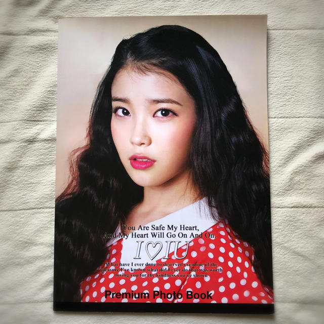 美品 貴重 Iu 写真集 34ページ 韓国製 ファッション K Pop 可愛い の通販 By Santasan S Shop ラクマ