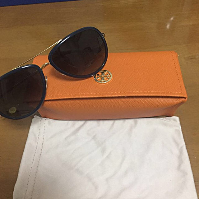 Tory Burch(トリーバーチ)のトリーバーチ ティアドロップ　サングラス レディースのファッション小物(サングラス/メガネ)の商品写真