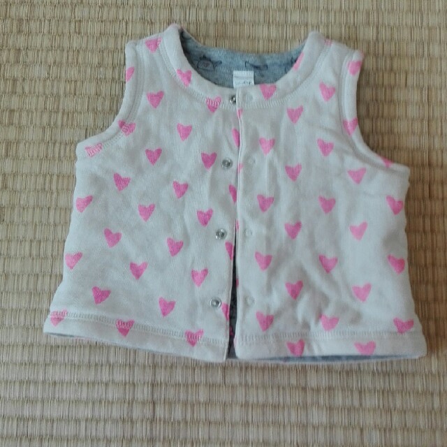 babyGAP(ベビーギャップ)のbaby Gap ベスト　70cm キッズ/ベビー/マタニティのベビー服(~85cm)(その他)の商品写真