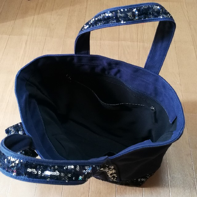 ANTEPRIMA(アンテプリマ)のアンテプリマ　キャンバストートバッグ　スパンコール　チャーム付　美品　インカント レディースのバッグ(トートバッグ)の商品写真