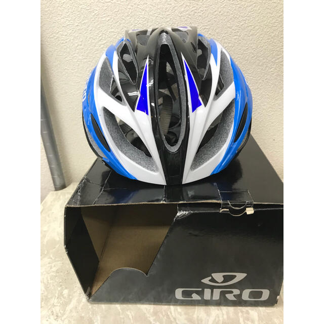 GIRO(ジロ)のGIRO サイクリング ヘルメット スポーツ/アウトドアの自転車(ウエア)の商品写真