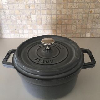 ストウブ(STAUB)のSTAUB ストゥーブ  両手鍋20cm グレー 美品(鍋/フライパン)