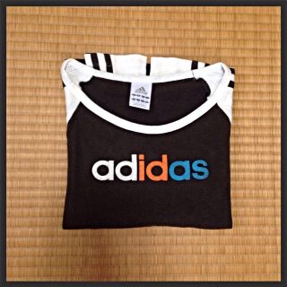 アディダス(adidas)のadidas Tシャツ 長袖(Tシャツ(長袖/七分))