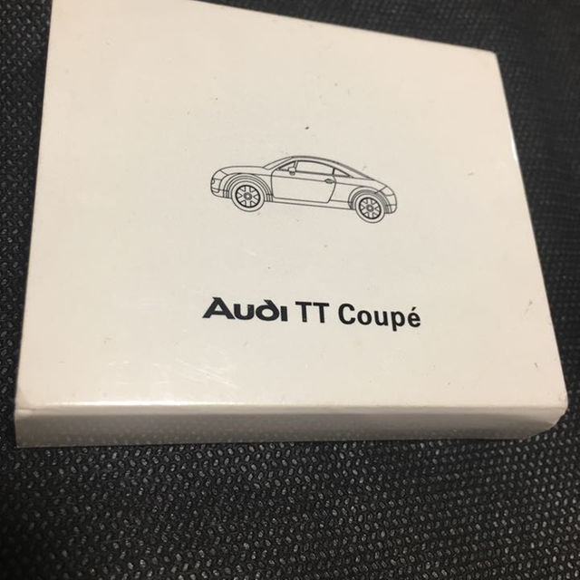 AUDI(アウディ)のAudi TT Coupé ピンバッジ メンズのファッション小物(その他)の商品写真