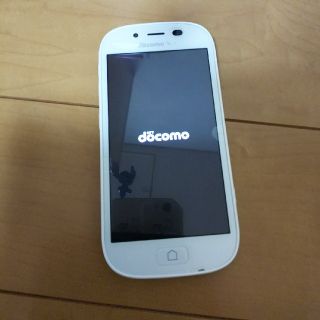 フジツウ(富士通)のセール★F-06F らくらくスマートフォン　ホワイト　らくらくふぉん(スマートフォン本体)