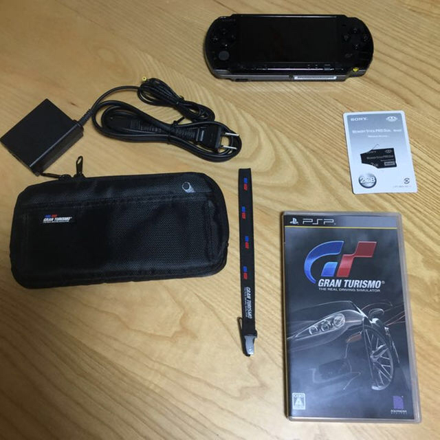 PlayStation Portable(プレイステーションポータブル)のPSP プレイステーション・ポータブル グランツーリスモ Racing Pack エンタメ/ホビーのゲームソフト/ゲーム機本体(携帯用ゲーム機本体)の商品写真