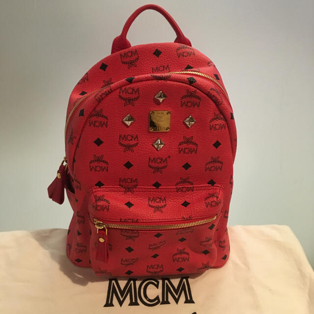 MCM A3791 スタッズ付 赤 リュック