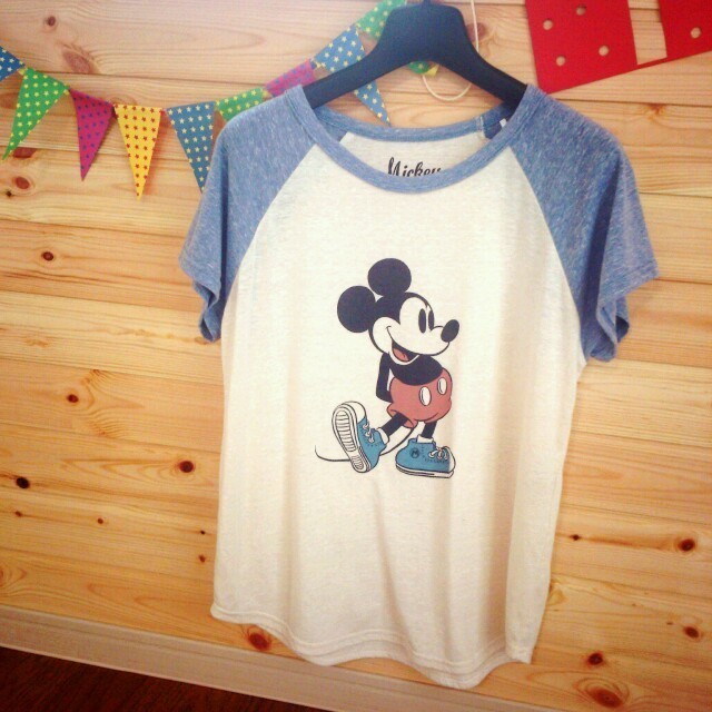 Disney(ディズニー)のミッキー♡ラグランTシャツ レディースのトップス(Tシャツ(半袖/袖なし))の商品写真