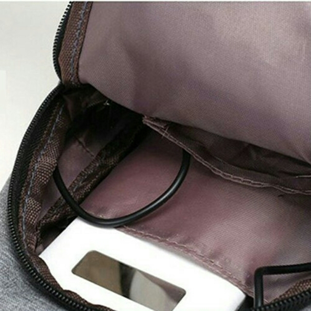 USBポート付き☆防水ボディバック　ブラック メンズのバッグ(ボディーバッグ)の商品写真