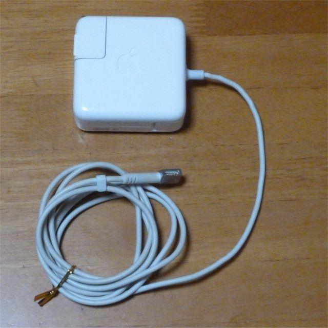 Apple(アップル)のApple純正 45W MagSafe Power Adapter (送料込み) スマホ/家電/カメラのPC/タブレット(PCパーツ)の商品写真