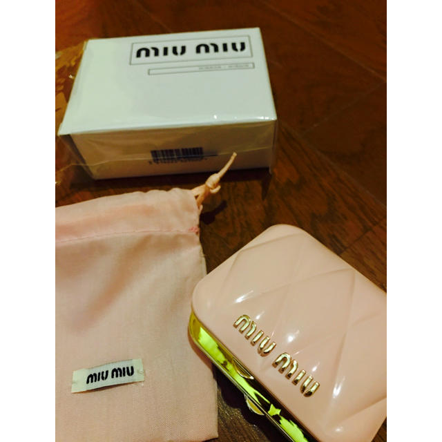 miumiu(ミュウミュウ)のmiumiu ノベルティ レディースのファッション小物(ミラー)の商品写真