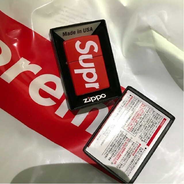 Supreme Logo Zippo
シュプリーム ロゴ ジッポ