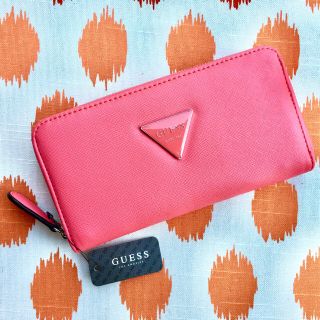 ゲス(GUESS)の【新品タグ付】GUESS 定番 トライアングルロゴ  長財布 ルージュピンク(財布)