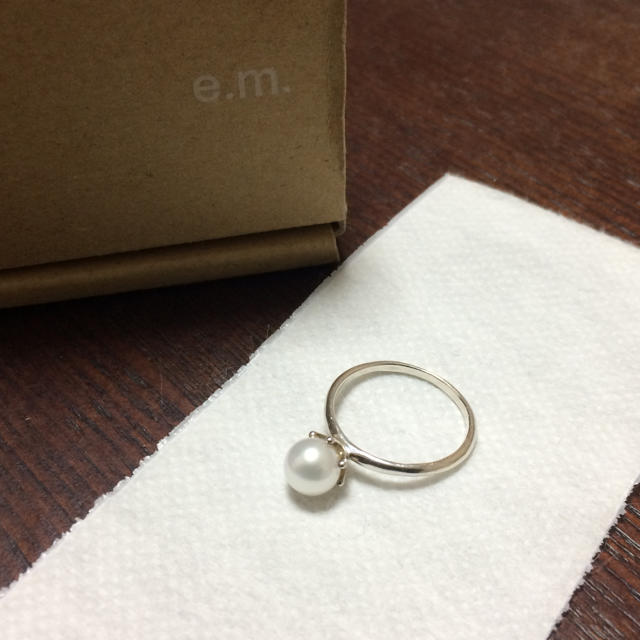 e.m.(イーエム)のe.m.1粒パールシルバーリング☆イーエム指輪 レディースのアクセサリー(リング(指輪))の商品写真