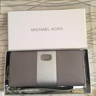 マイケルコース(Michael Kors)のMichael Kors 長財布（シルバー×グレー）(財布)