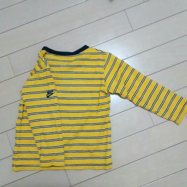 NIKE(ナイキ)のお値下げ！美品！NIKEカットソー❤100cm　イエロー キッズ/ベビー/マタニティのキッズ服男の子用(90cm~)(Tシャツ/カットソー)の商品写真