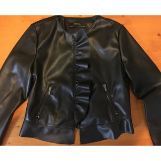 ザラ(ZARA)のZARA 完売❗️フリルトリム付き レザーテイストジャケット S(ライダースジャケット)