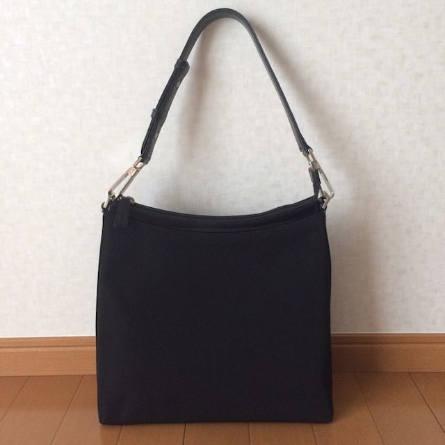 Guy Laroche - ギラロッシュ ショルダーバッグの通販 by のの Guy Laroche - ギラロッシュ ショルダーバッグの通販 by のの