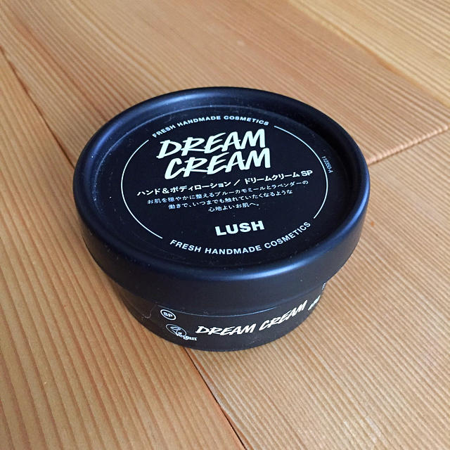 LUSH(ラッシュ)のハンド&ボディローション ドリームクリーム 45g コスメ/美容のボディケア(ボディローション/ミルク)の商品写真