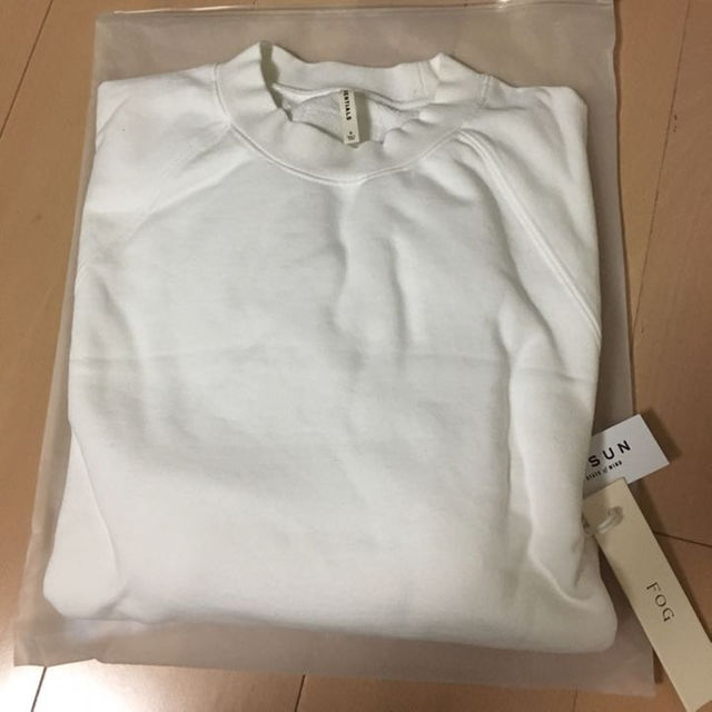 FEAR OF GOD(フィアオブゴッド)の新品、未使用 FOG フィアーオブゴット クルー S 白 メンズのトップス(スウェット)の商品写真