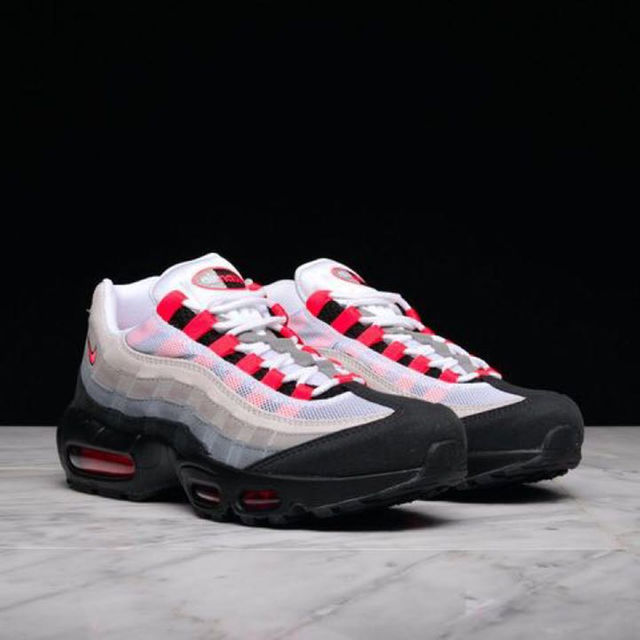 NIKE(ナイキ)の28.5cm NIKE AIR MAX 95 SOLAR RED ソーラーレッド メンズの靴/シューズ(スニーカー)の商品写真